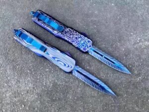 zinkhandtag Microtech Dalong blå titan OTF-kniv