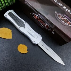 Number 4 OTF-kniv